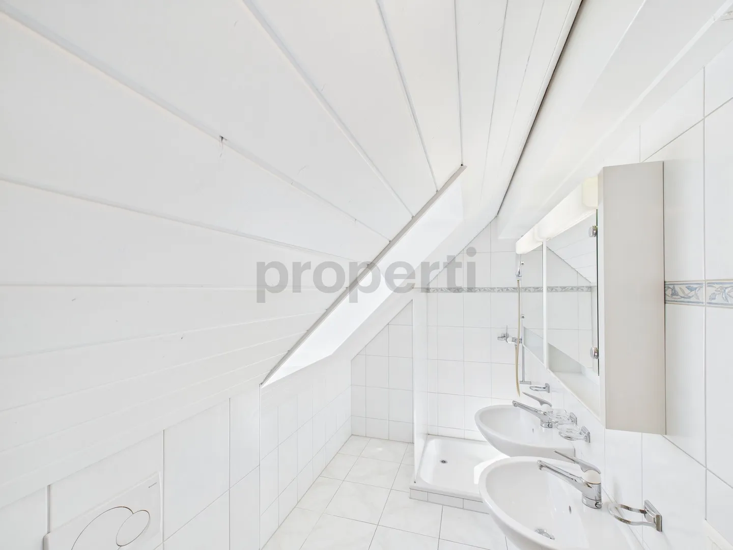 Bellissimo, affascinante e grande appartamento mansardato di 3,5 stanze a Grindel con stufa a camino - Foto 7 di 11