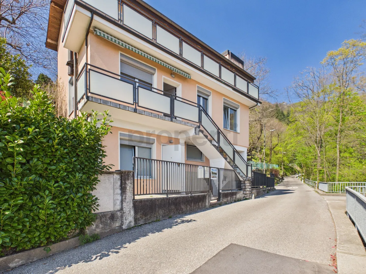 Maison Indépendante Élégante à Breggia - Photo 1 sur 13