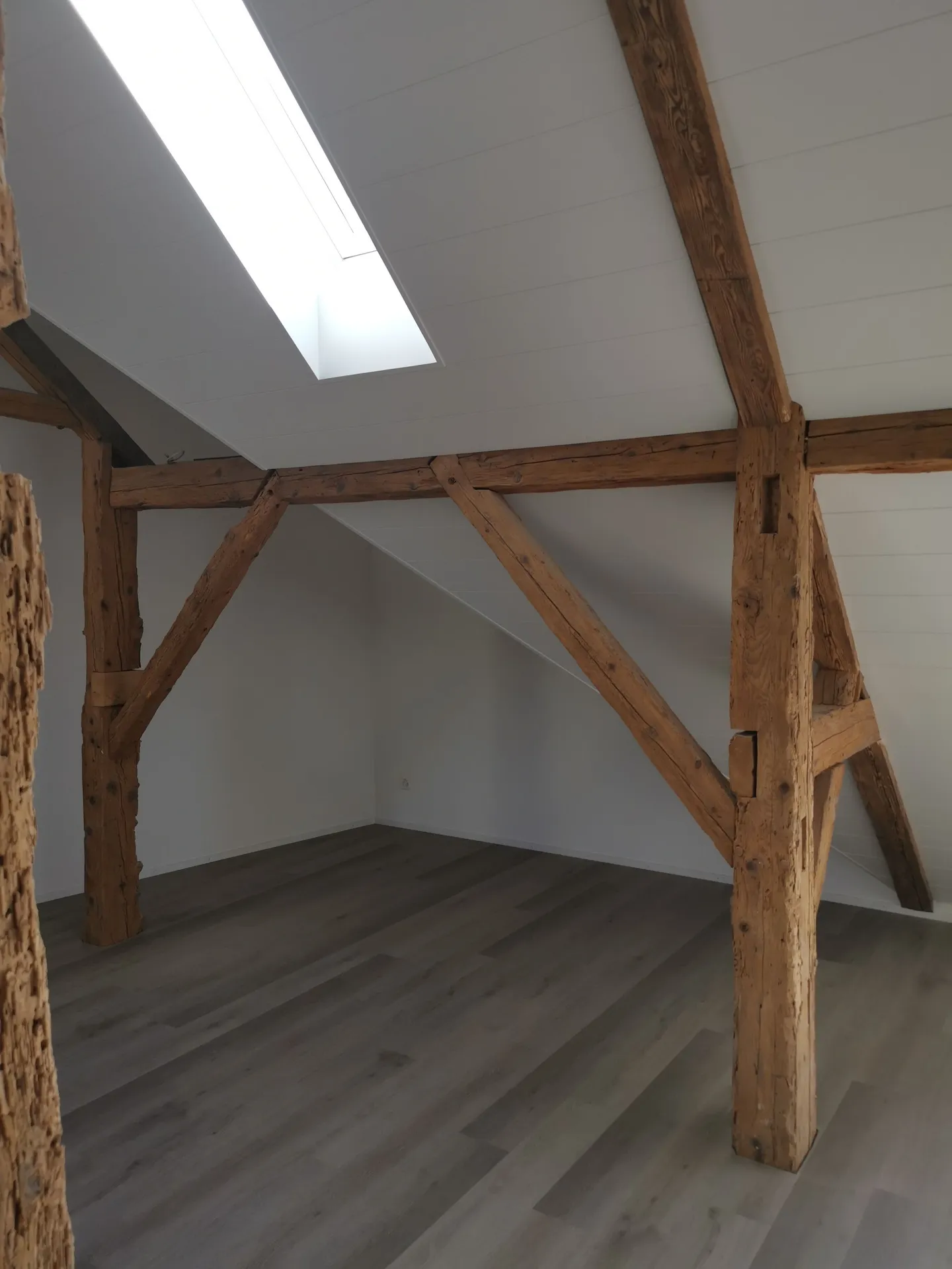 Modern and renovated loft in Bôle with charm, view and sunlight - Photo 5 of 9