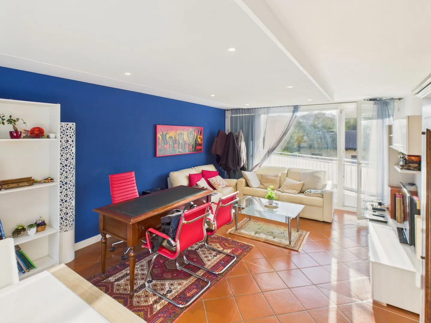 Bright and spacious penthouse in a central location - Photo 4 of 13