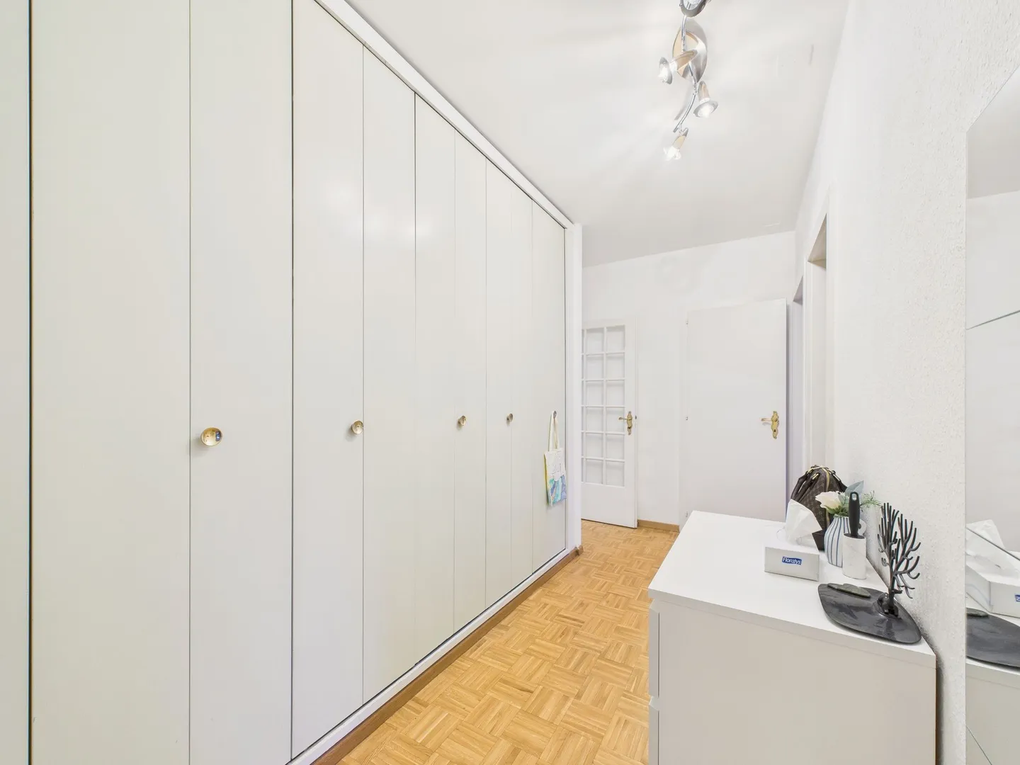 Möblierte 5.5-Zimmer-Wohnung 165 m² Private und bewaldete Luxusresidenz In der Nähe von Nationen und Organisationen Genf - Foto 7 von 11