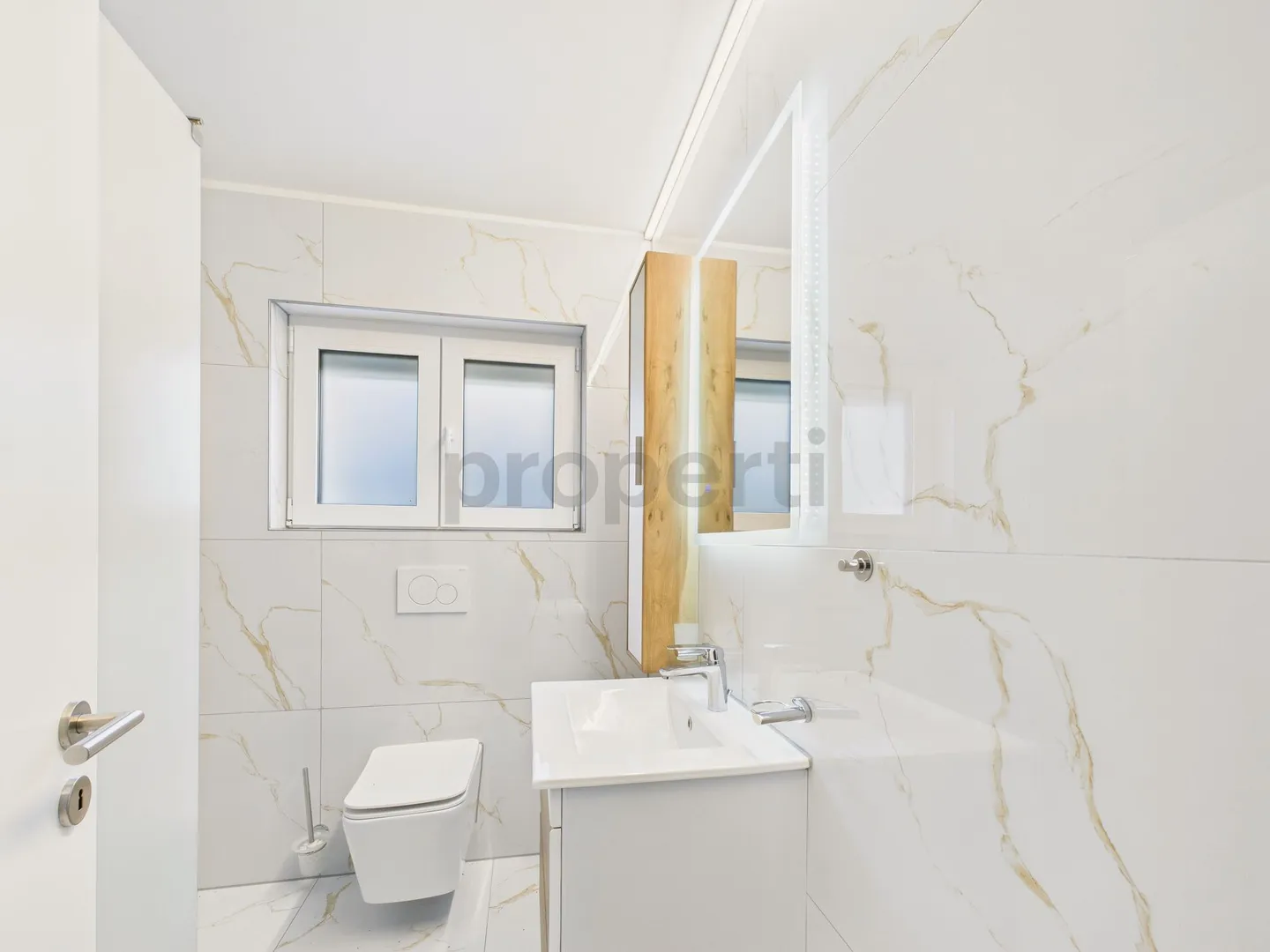 Light-Filled 3-Room Apartment with Terrace in Rietheim - Photo 8 of 12