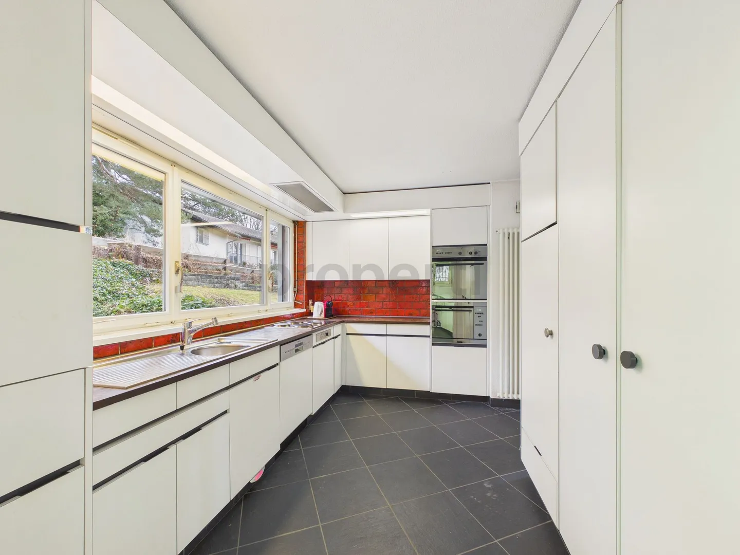 Maison individuelle spacieuse de 6,5 pièces avec vue à Adliswil - Photo 5 sur 13