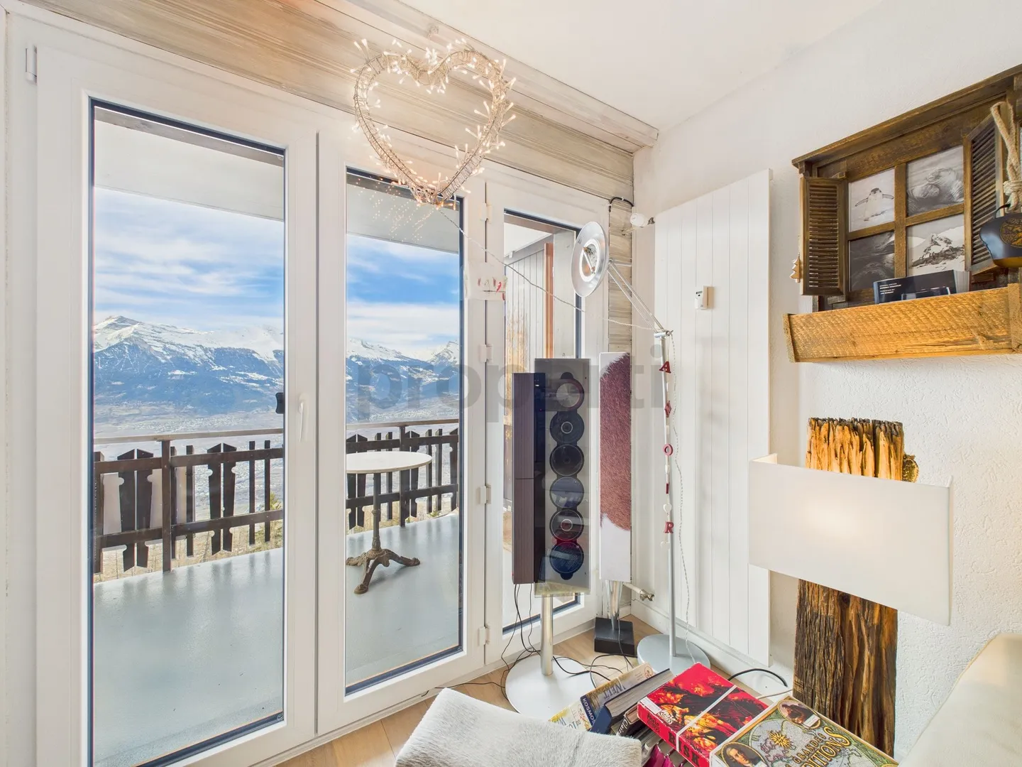 Unique 4.5-room furnished apartment in the heart of Veysonnaz, view of the Alps - Photo 2 of 13