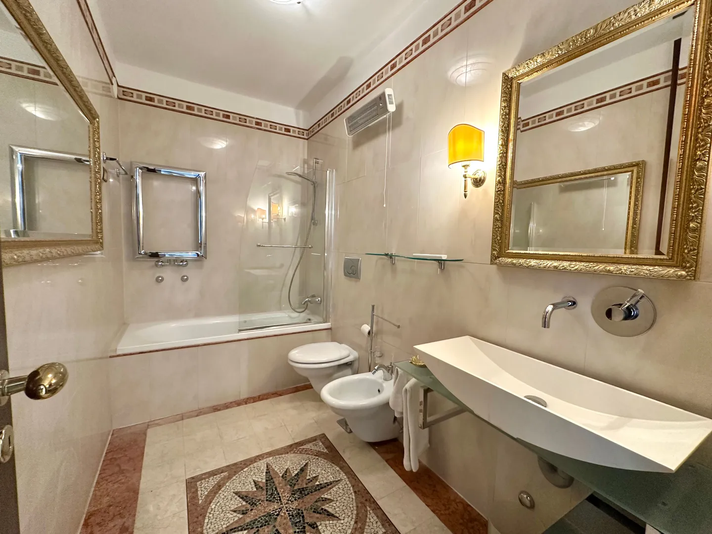 Elegant 4.5-room apartment in the heart of Lugano-Cassarate - Photo 8 of 9