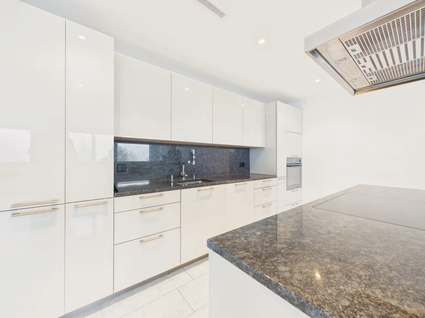 Modern 4.5-room apartment in family-friendly location in Dübendorf - Photo 4 of 11