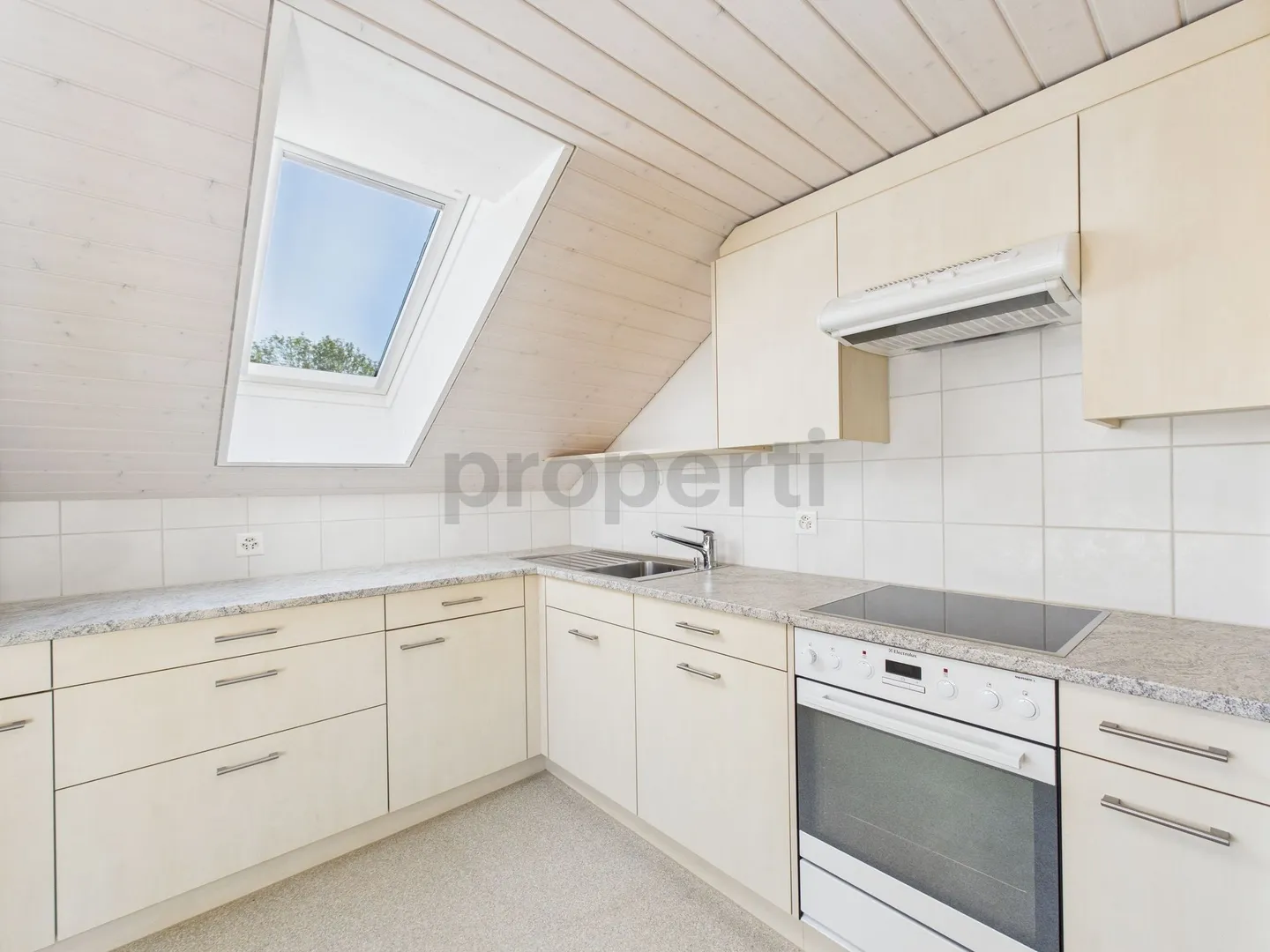 Cozy 3.5-Room Attic Apartment in Ebnat-Kappel - Photo 2 of 12