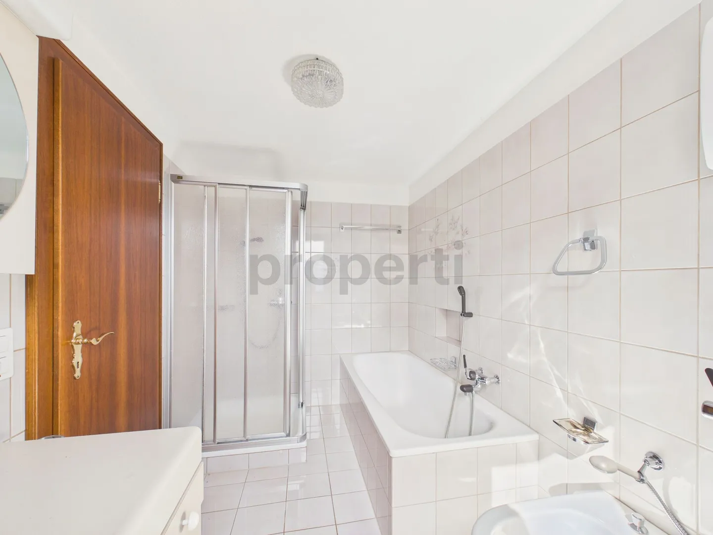 Maison indépendante élégante 4.5 pièces avec grande terrasse et espace extérieur à Agarone - Photo 8 sur 13