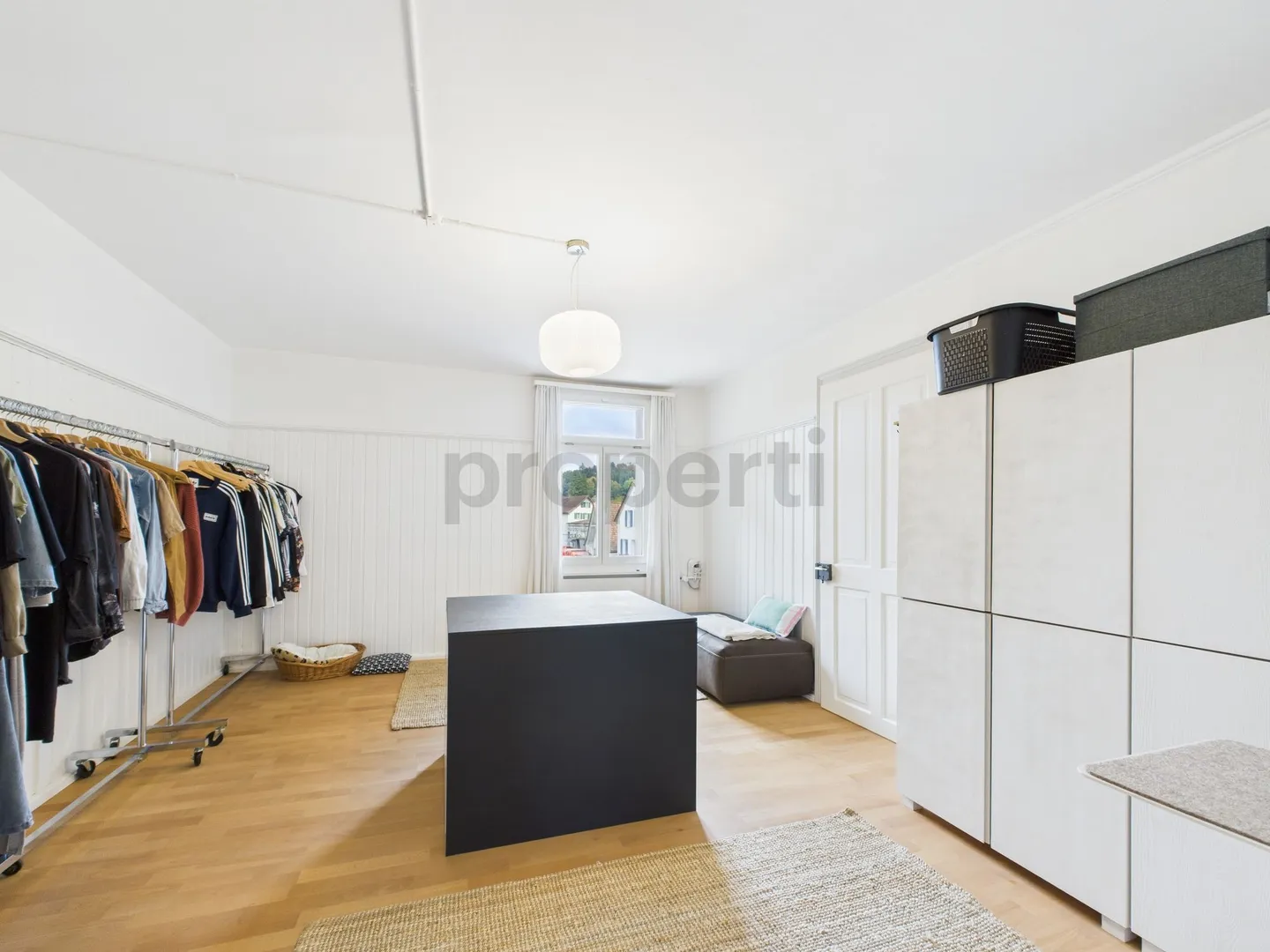 Grosszügige 6-Zimmer-Wohnung -ZUM WOHLFÜHLEN GEDACHT! - Foto 9 von 13