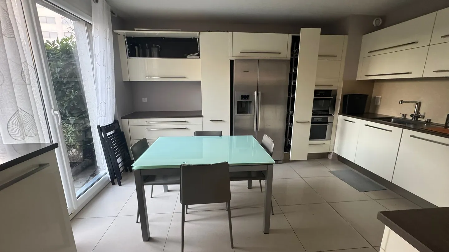 Appartamento arredato, moderno e luminoso con giardino a Châtelaine di 5 locali - Foto 2 di 7