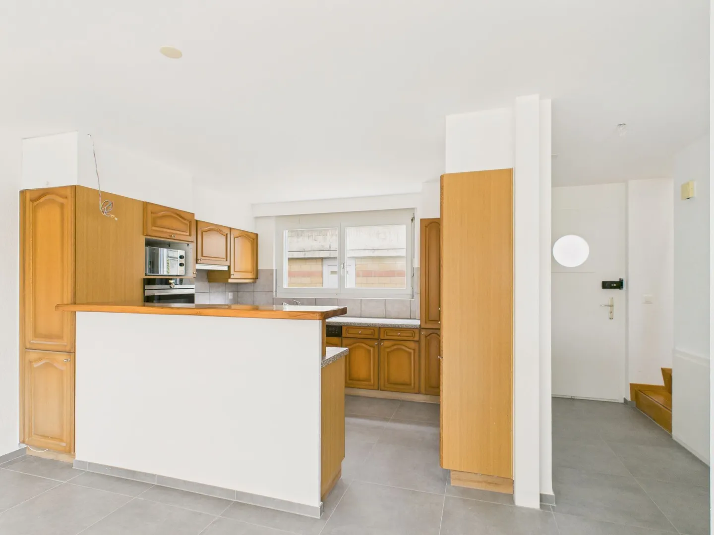 Spacious family townhouse in Cormondrèche - calm, comfort, and large garden - Photo 4 of 11