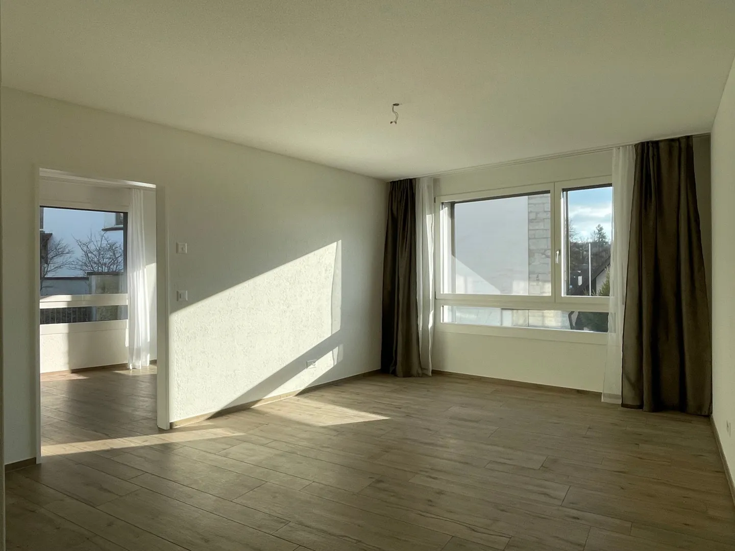 Spacious 3.5-room condominium with loggia in a quiet yet central location in Hägglingen - Photo 2 of 11