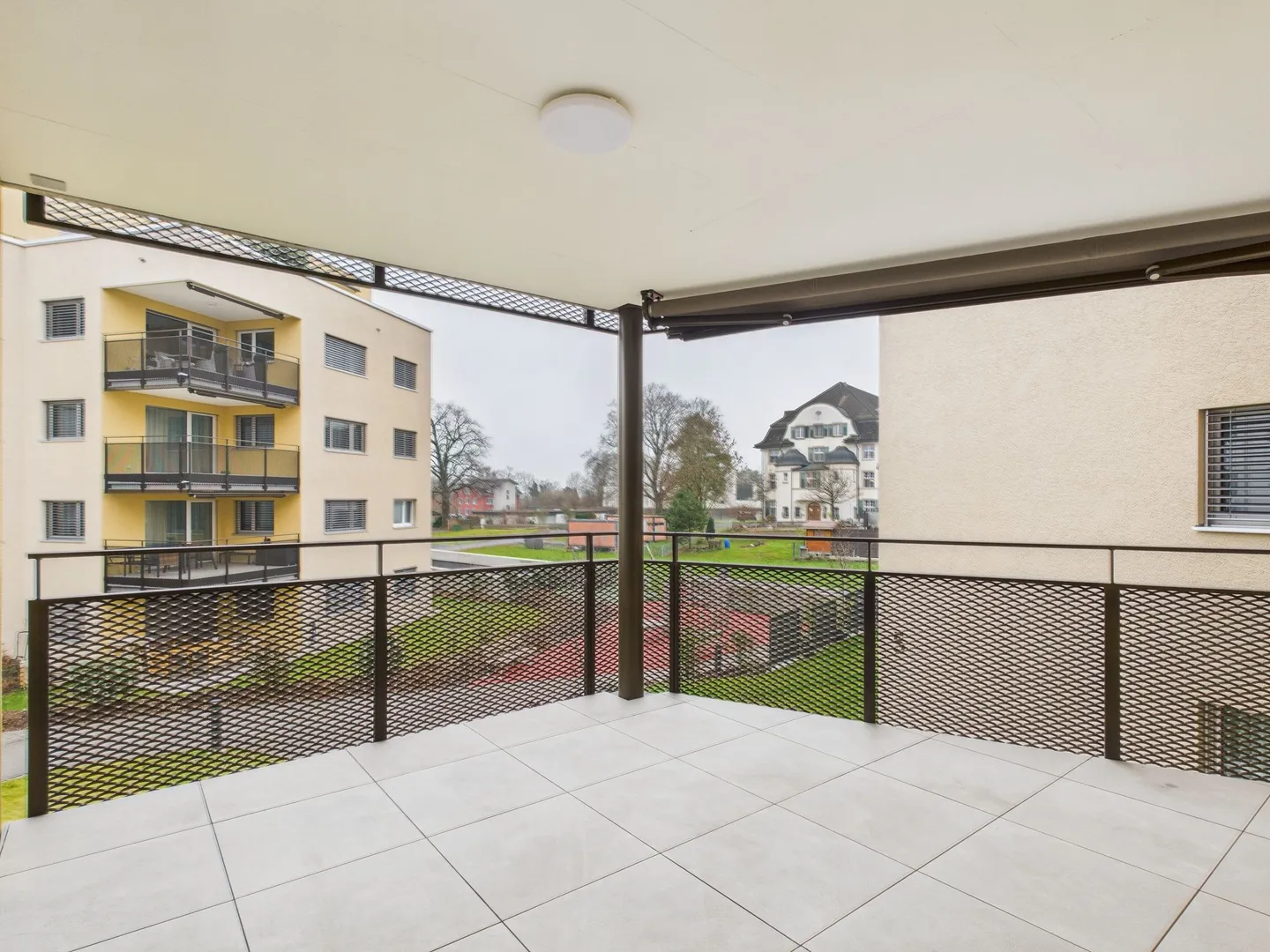 Appartement moderne de 2,5 pièces avec balcon à Altstätten - Photo 1 sur 11