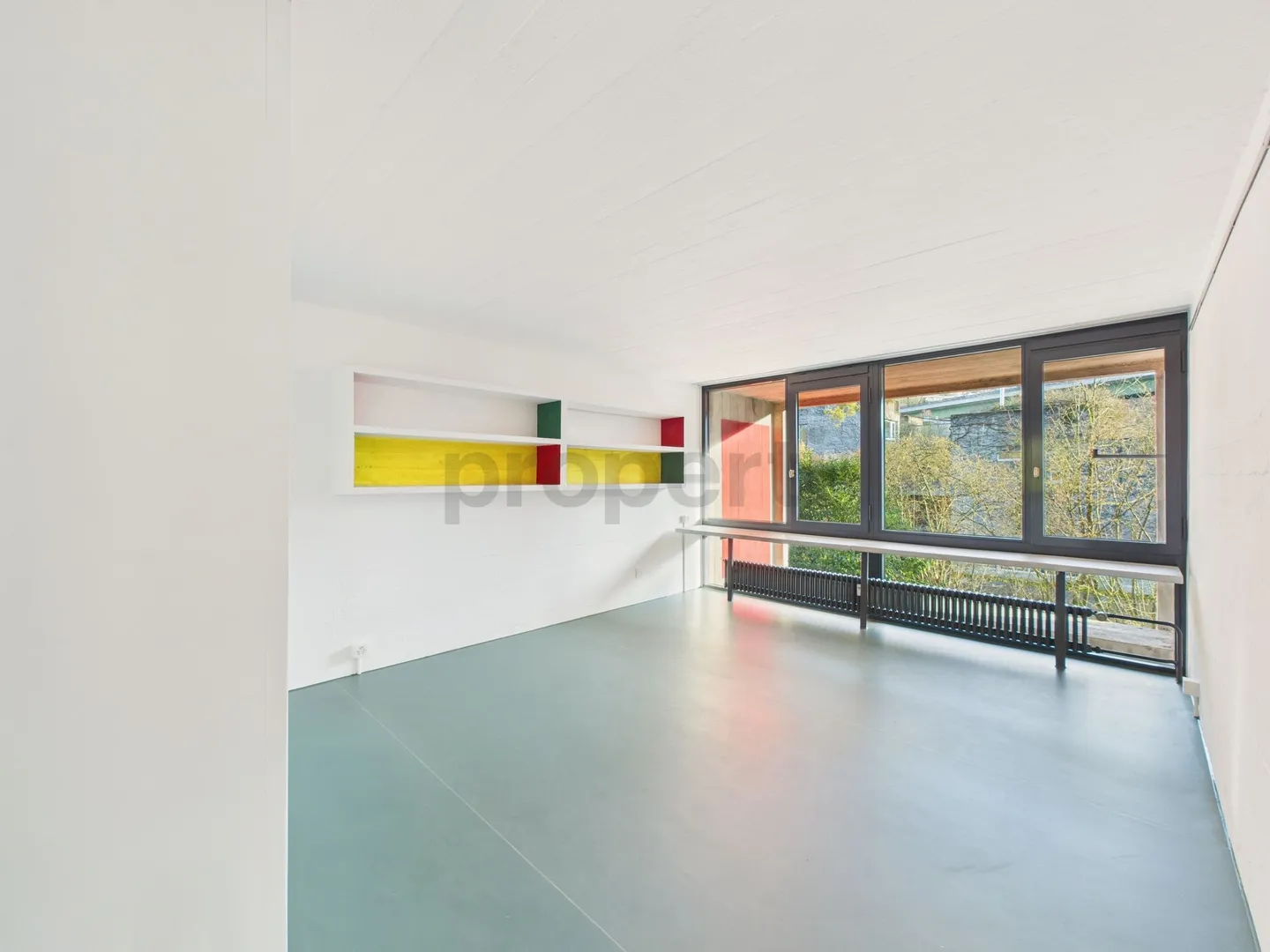 Appartamento elegante in duplex di 5,5 stanze recentemente ristrutturato con posizione ideale a Wünnewil-Flamatt - Foto 7 di 13