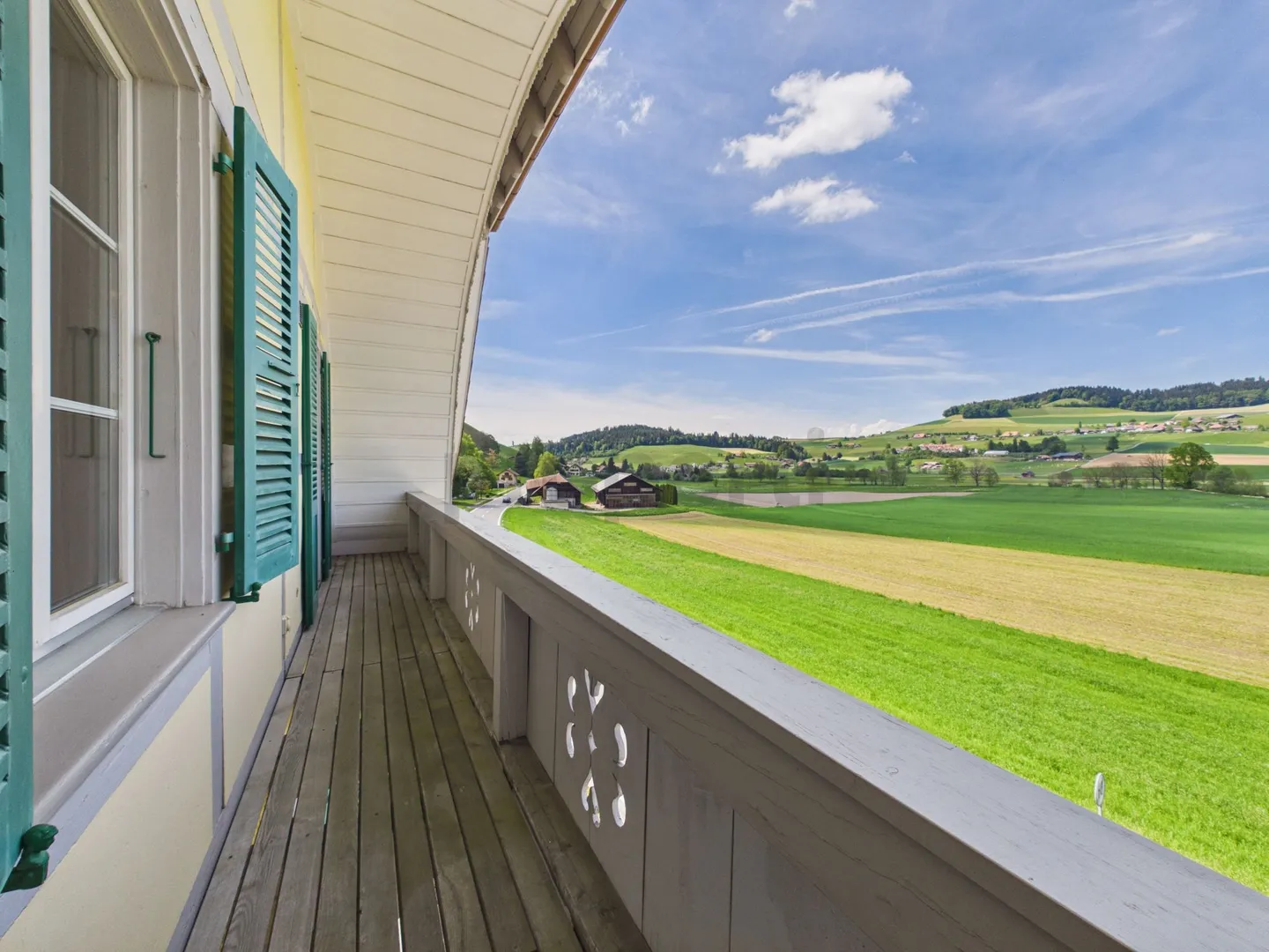 Charming 4.5-room maisonette with balcony in Enggistein - Photo 4 of 12