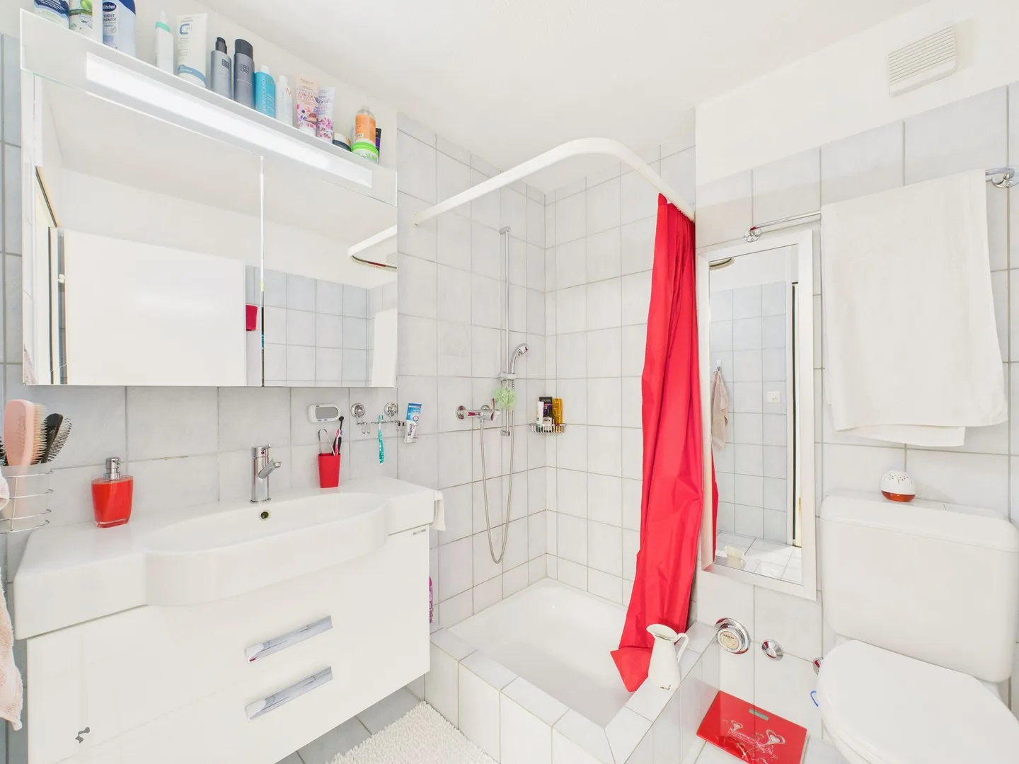 Spacious 5-room apartment with balcony in Affoltern am Albis - Photo 9 of 12