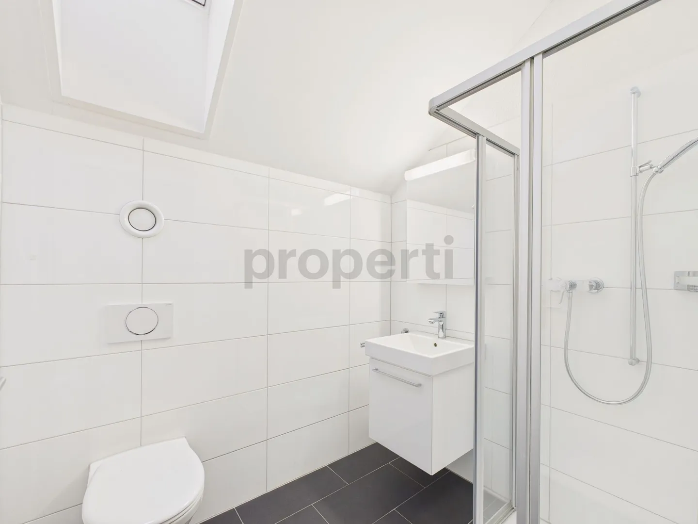 Modernes Familienhaus in Hüttikon - Foto 11 von 12