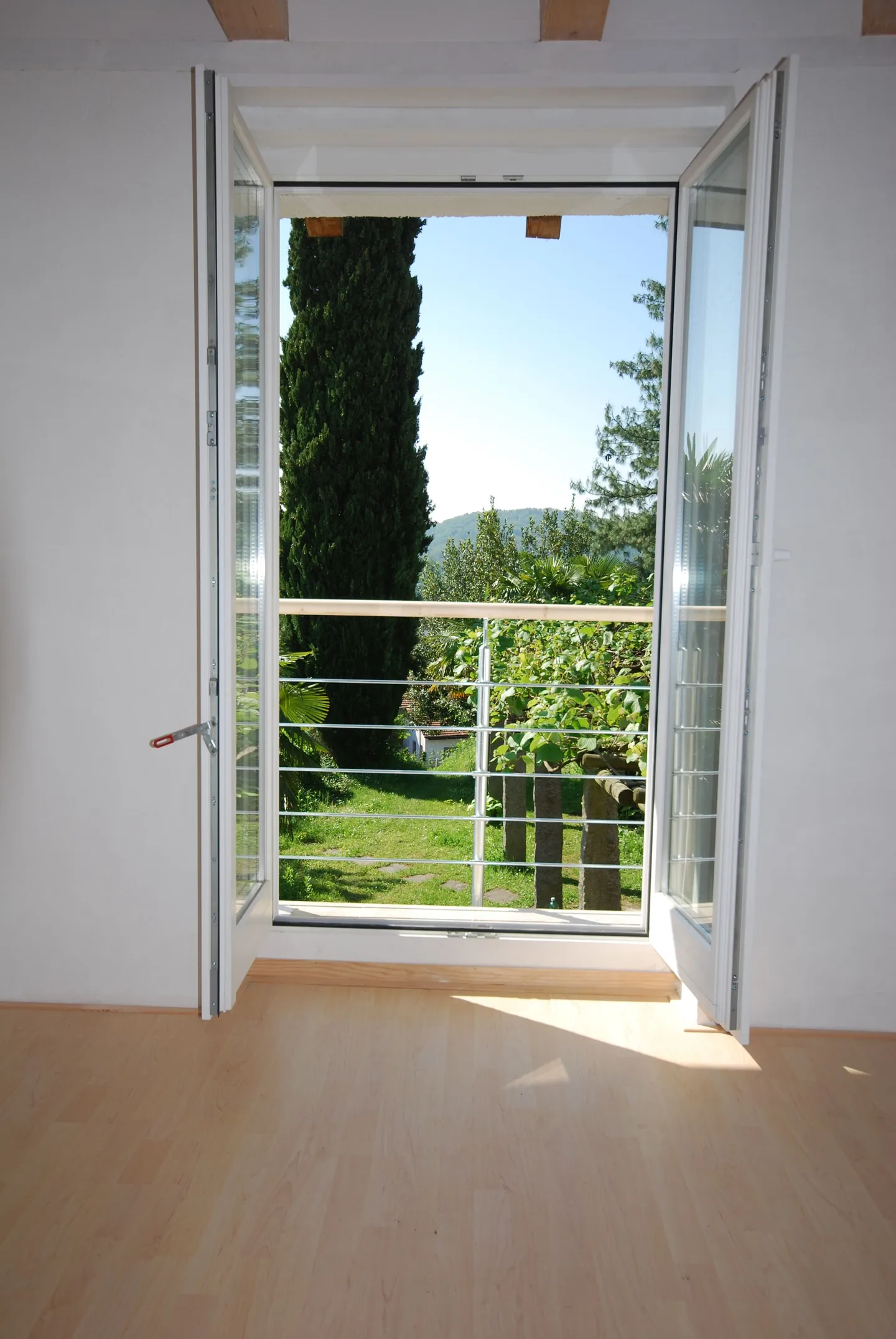 Cozy independent house of 4.5 rooms in a privileged position in S. Pietro di Stabio - Photo 4 of 8