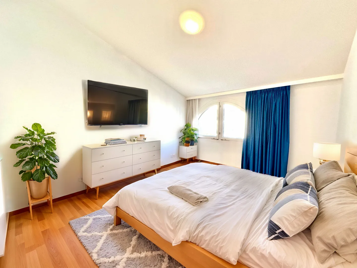 Bright penthouse with 6 rooms in Lugano with lake view - Photo 5 of 13