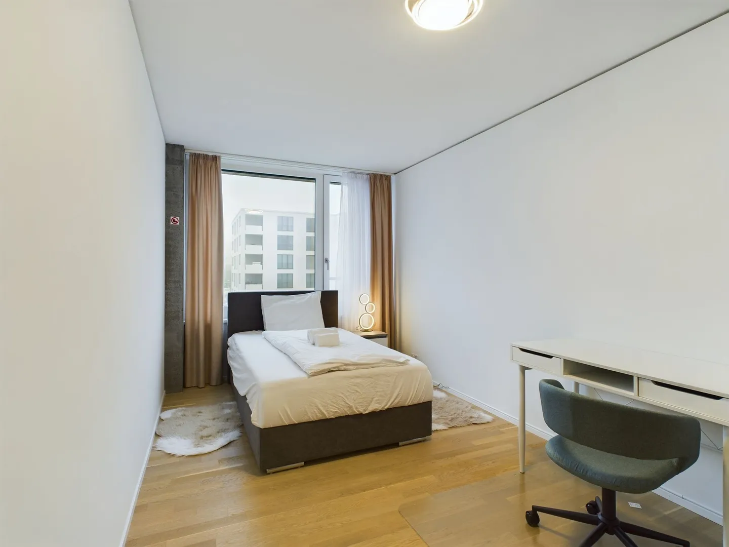 Moderne 5.5-Zimmer Wohnung in Neuhausen - möbliert - Foto 6 von 11