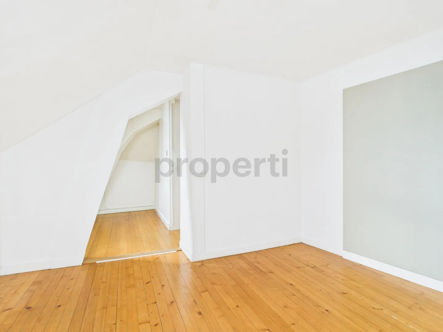 Bright and Charming Duplex Apartment in Neuchâtel - Photo 8 of 9