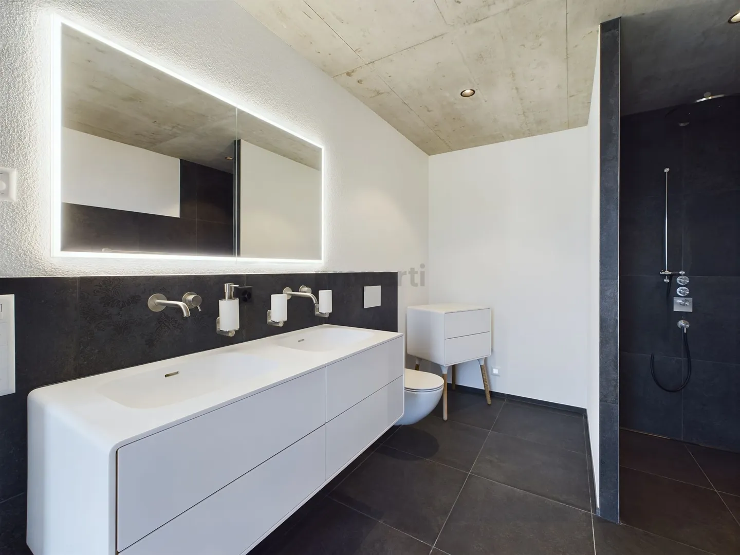 Atemberaubende 4.5 Zimmer-Attikawohnung mit herrlicher Berg- und Seesicht in Stäfa - Foto 10 von 13