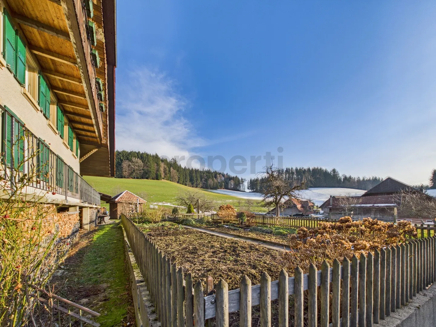 Charmant appartement de 3,5 pièces dans une ferme au-dessus de la mer de brouillard - Photo 12 sur 13