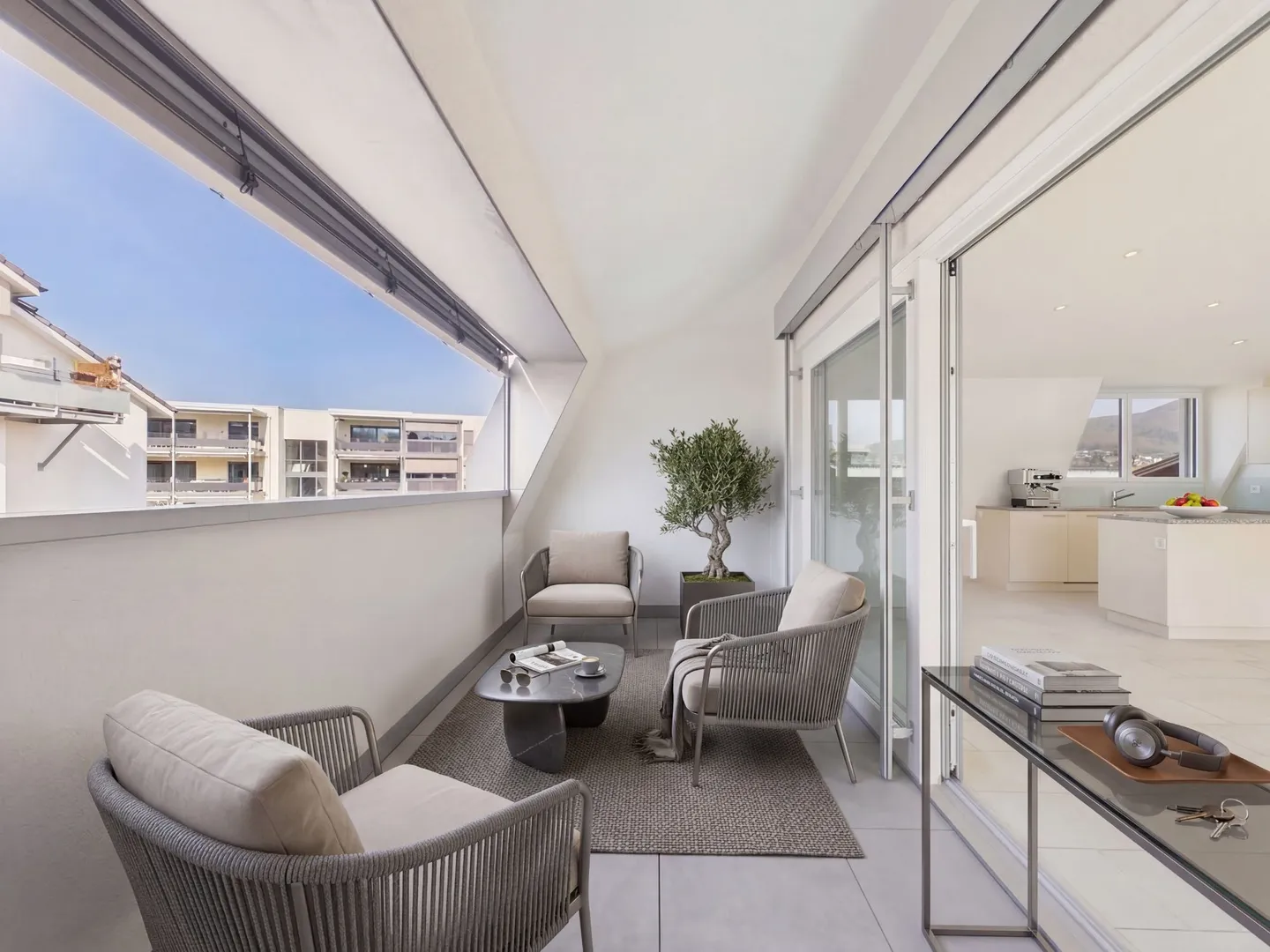 Appartement en attique moderne de 4,5 pièces avec balcon, Aesch - Photo 2 sur 9