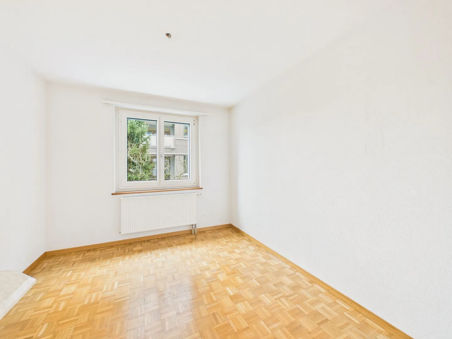 Grosszügige 5.5-Zimmer-Wohnung mit idealer Lage nahe Schule und ÖV, Neuenhof - Foto 6 von 12