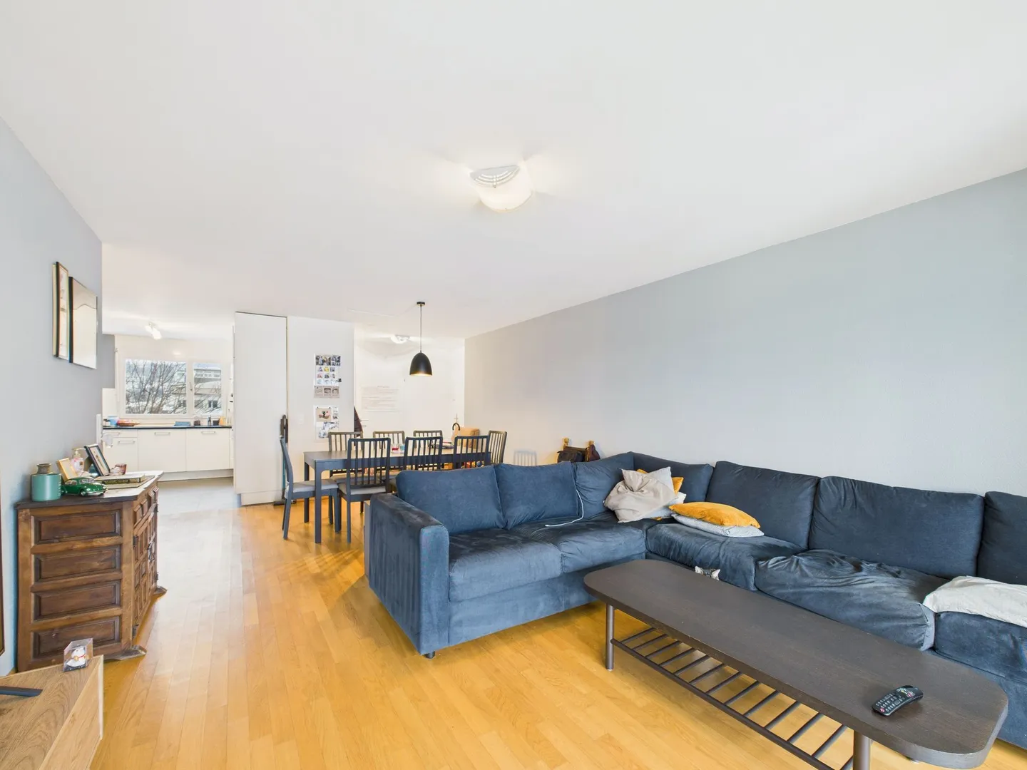 Luminoso appartamento di 4,5 locali con balcone a Wetzikon - Foto 1 di 11