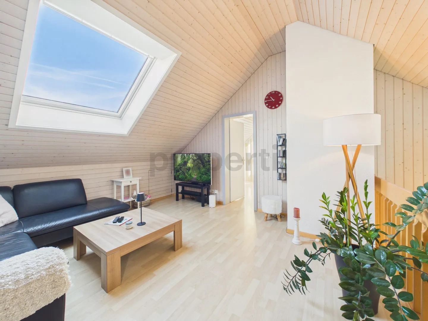 Luminoso appartamento duplex di 5,5 locali con galleria a Emmen, Canton Lucerna - Foto 1 di 13