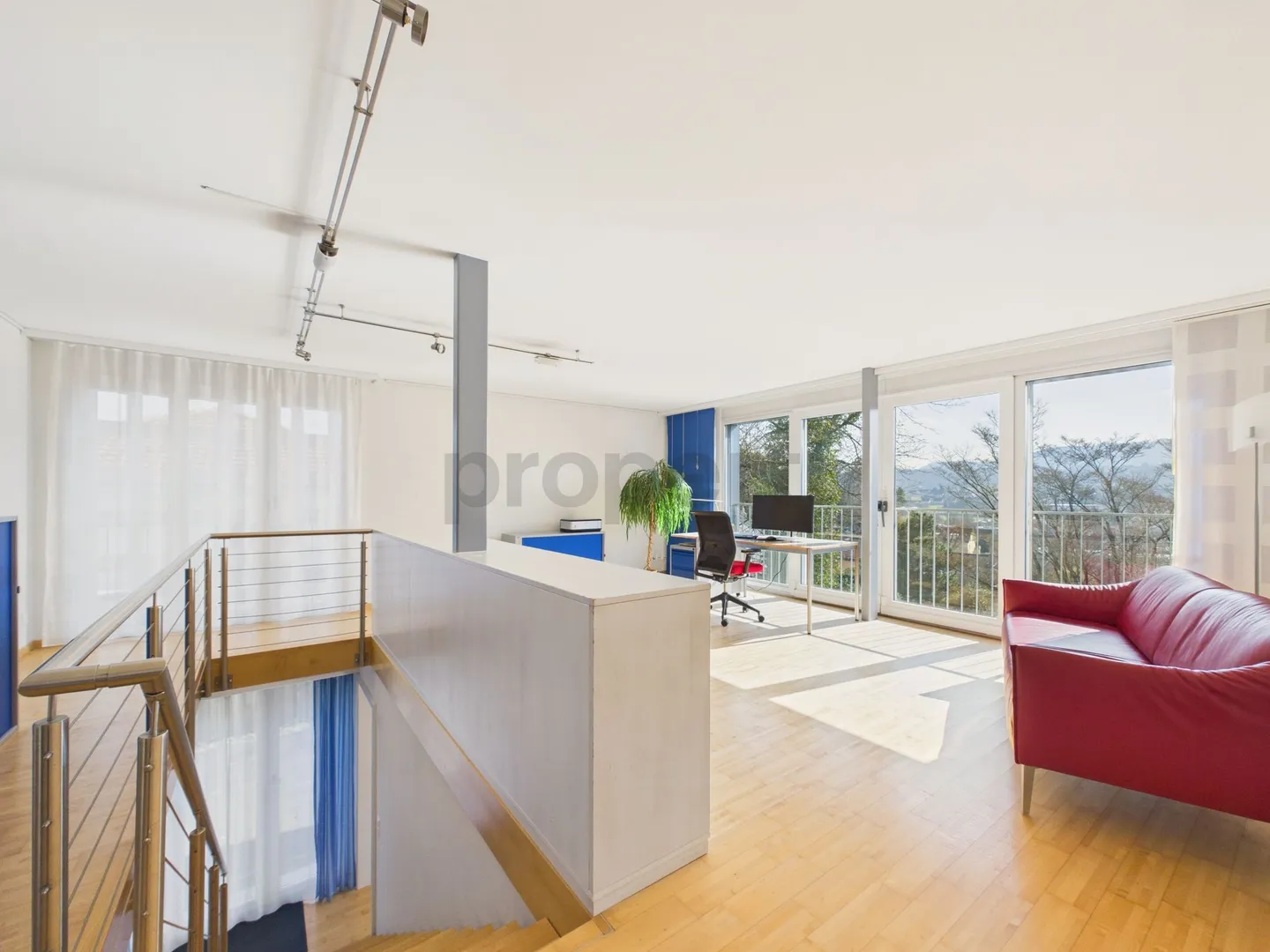 Grosszügiges, familienfreundliches Einfamilienhaus an sonniger, ruhiger Lage mit grossem Garten - Foto 6 di 13