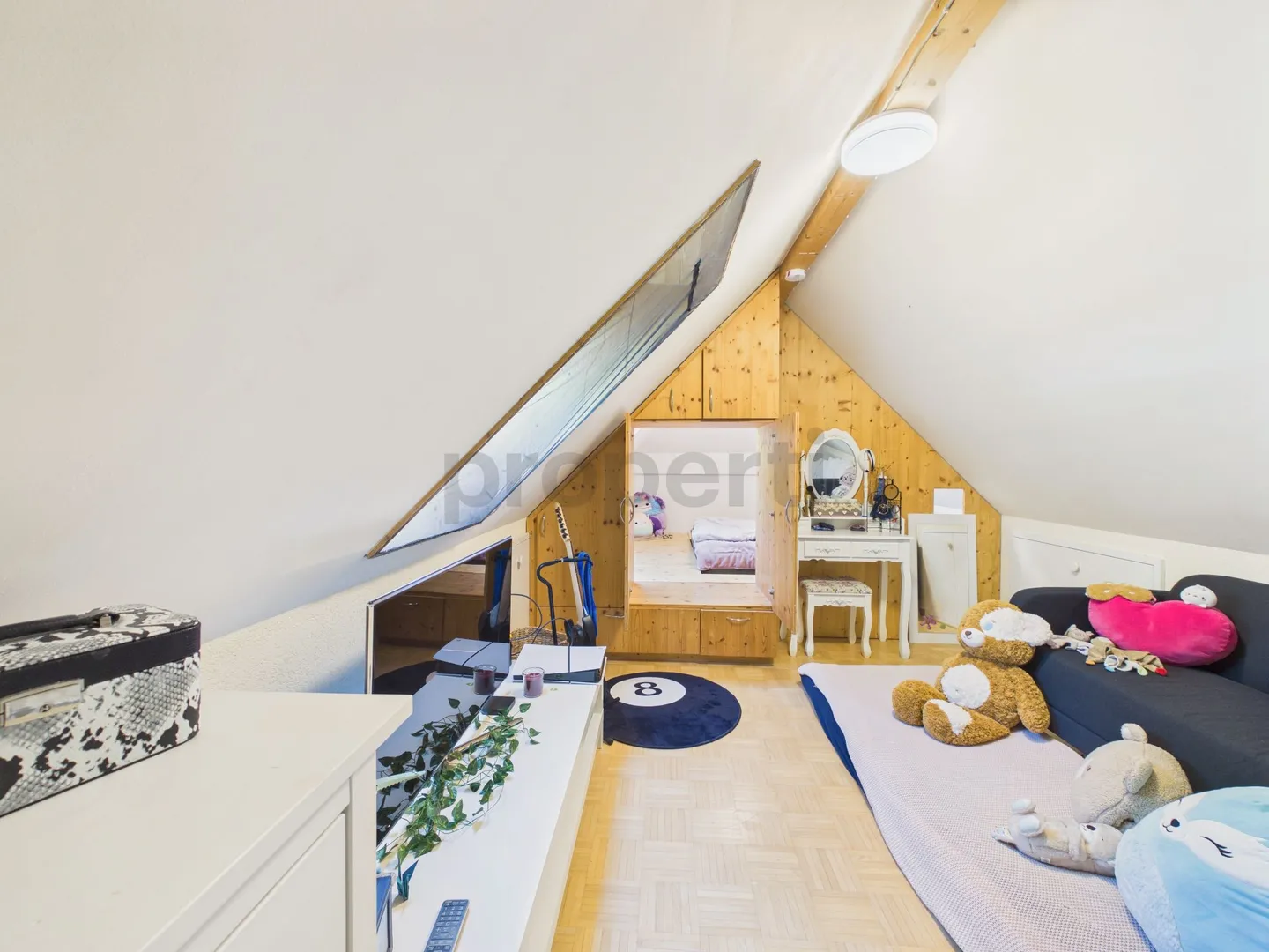 Exklusives Haus mit Aussenbereich & Sauna - Foto 10 von 13
