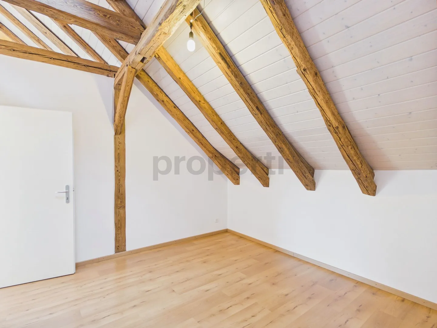 Appartement de 3,5 pièces a Champmartin - charme, cachet et tranquilité - Foto 4 di 12