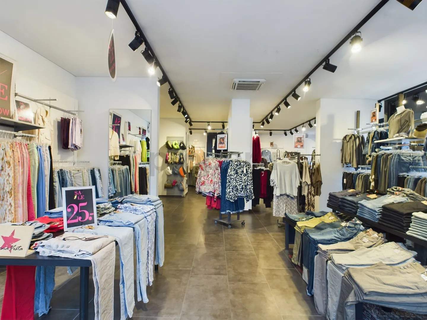 Investieren Sie in Zukunft: Vielseitige Renditeliegenschaft mit enormem Potenzial im Zentrum von Wohlen - Foto 7 von 13