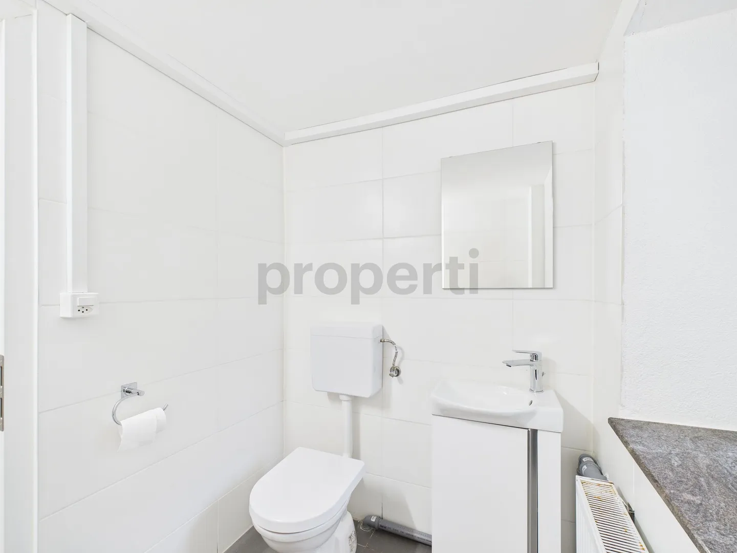 Spacious Corner Townhouse with Studio, Sunny Balcony and Mountain View - Photo 10 of 12