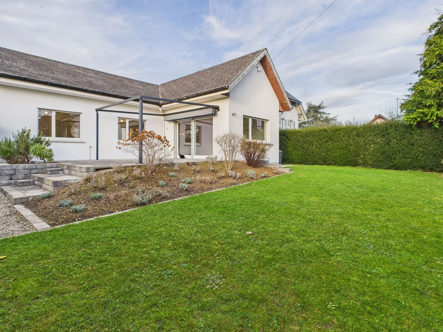 Charming 5.5-room single-family house with garden in Herzogenbuchsee, Canton BE - Photo 1 of 13