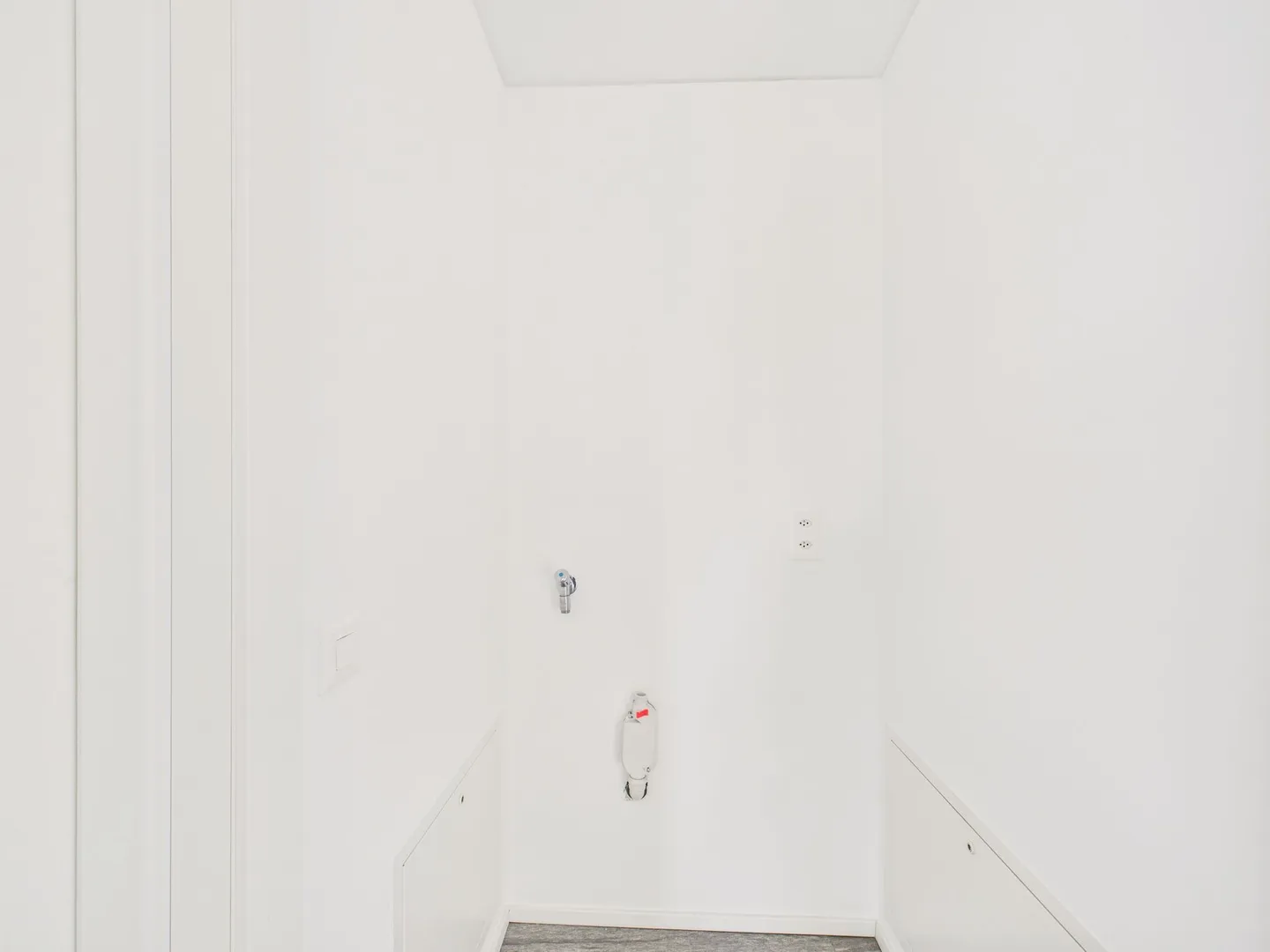 Modern 3.5-room apartment with terrace and hobby room in Cadro - Photo 12 of 13