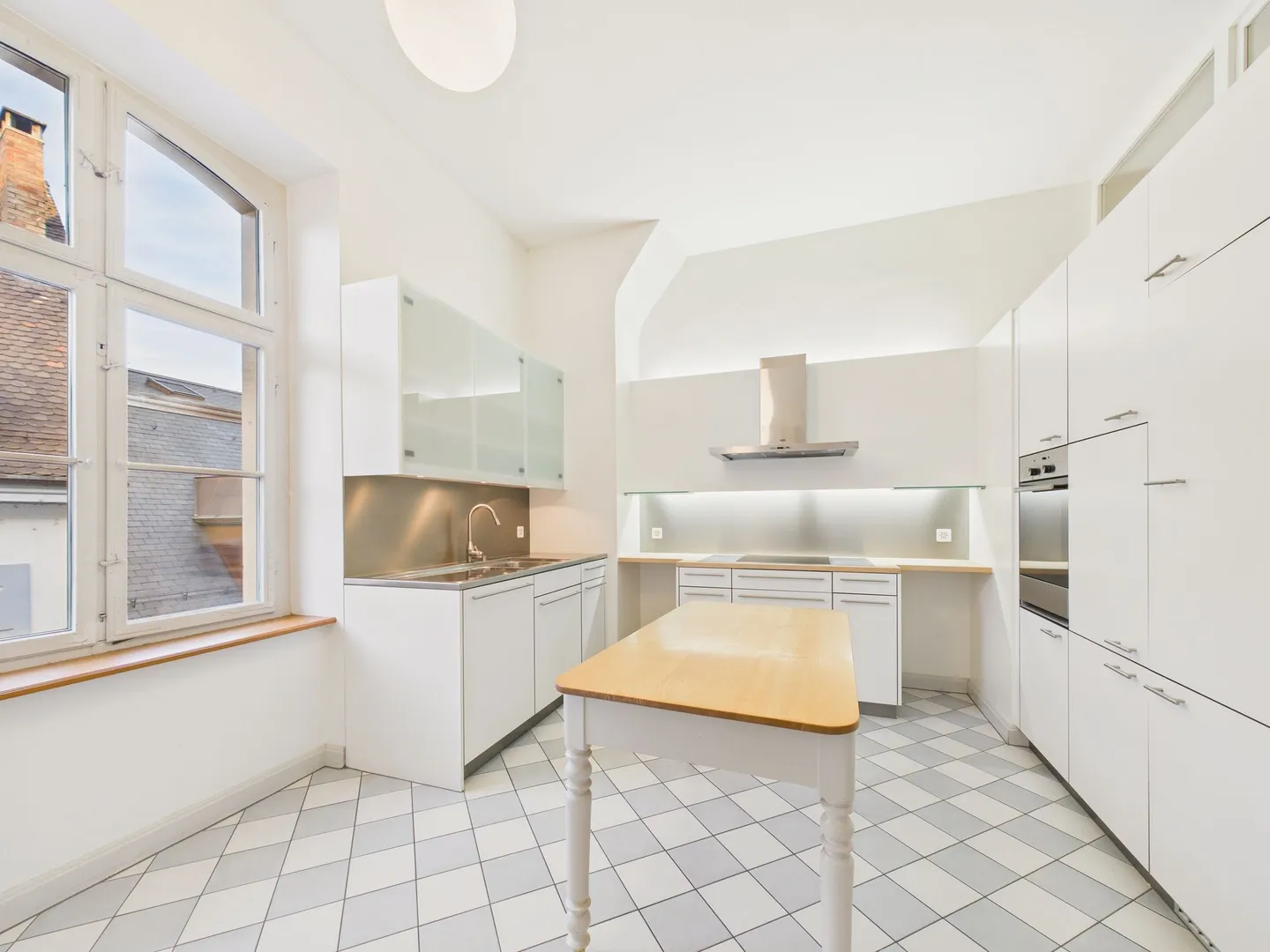 Appartement historique meublé de 5,5 pièces à Bâle (temporaire jusqu'en juillet 2026) - Photo 7 sur 12