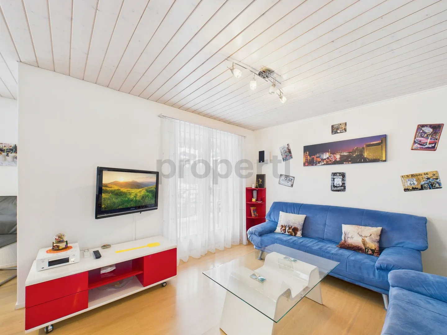 Ampia casa plurifamiliare di 5 stanze in posizione ideale vicino alla scuola e ai negozi, Oberiberg - Foto 4 di 13