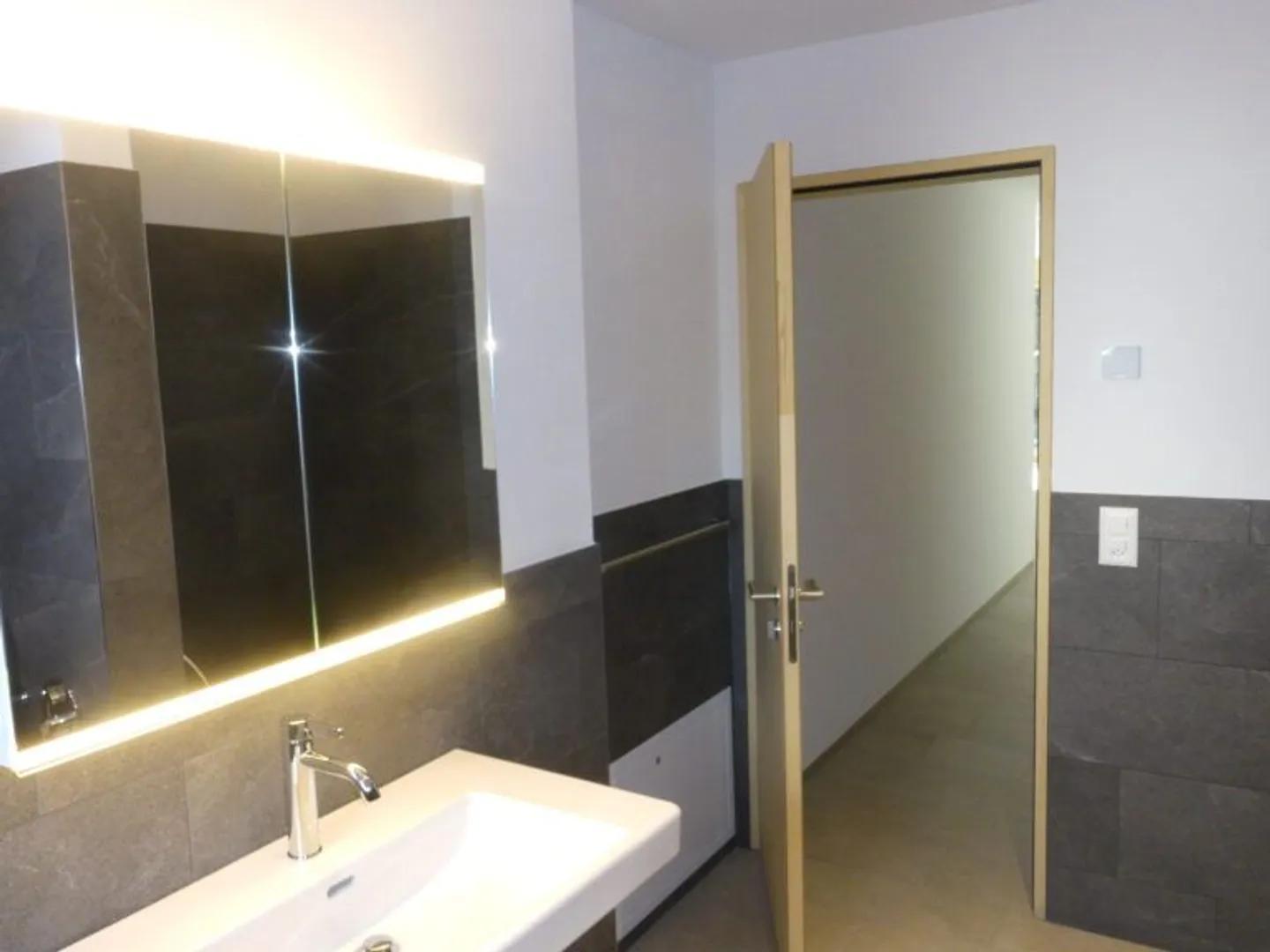 Modernes Apartment in Rhäzüns - Foto 7 von 13