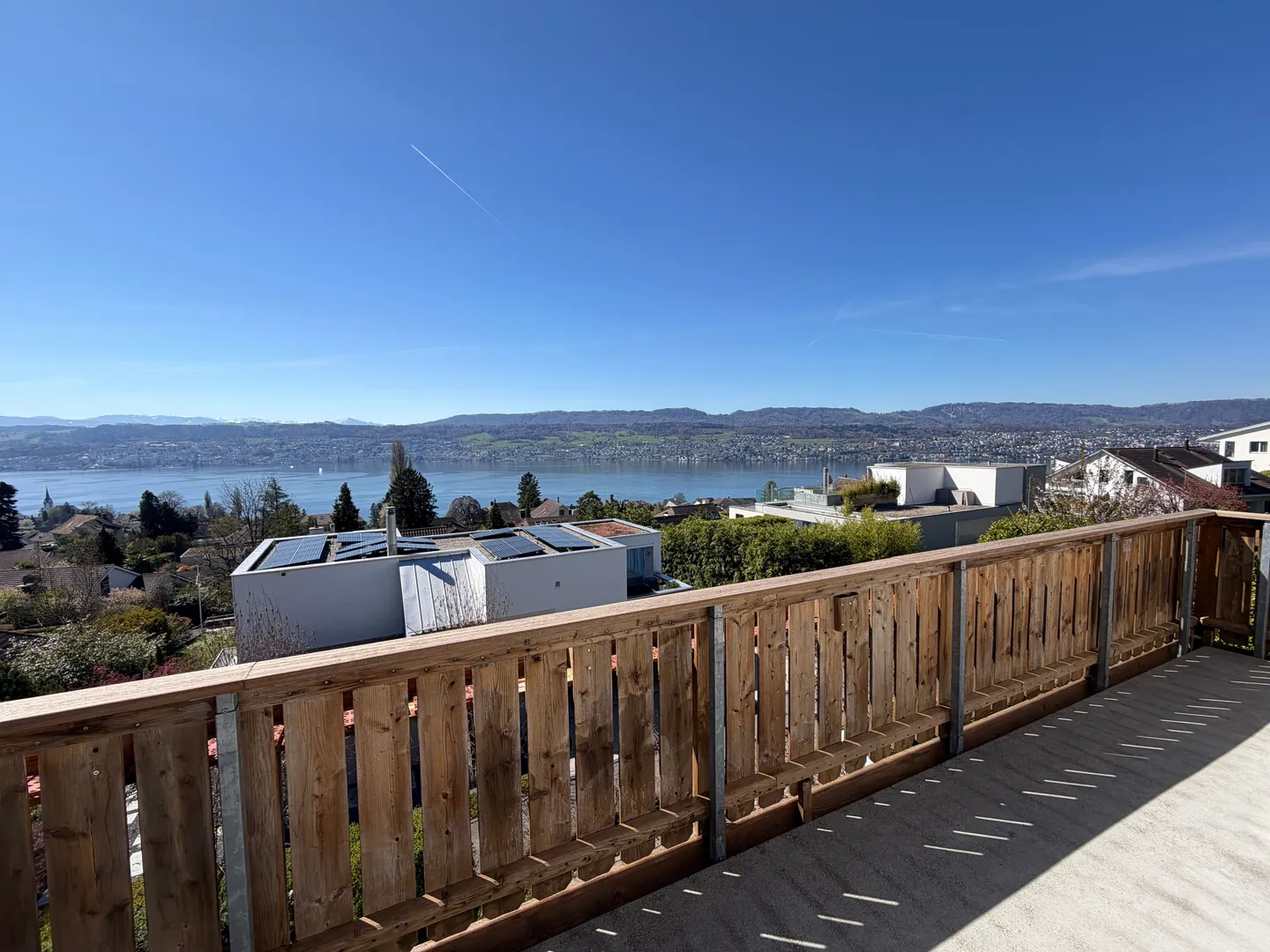 Bright 4-Room Attic Apartment with Balcony, Herrliberg - Photo 6 of 13