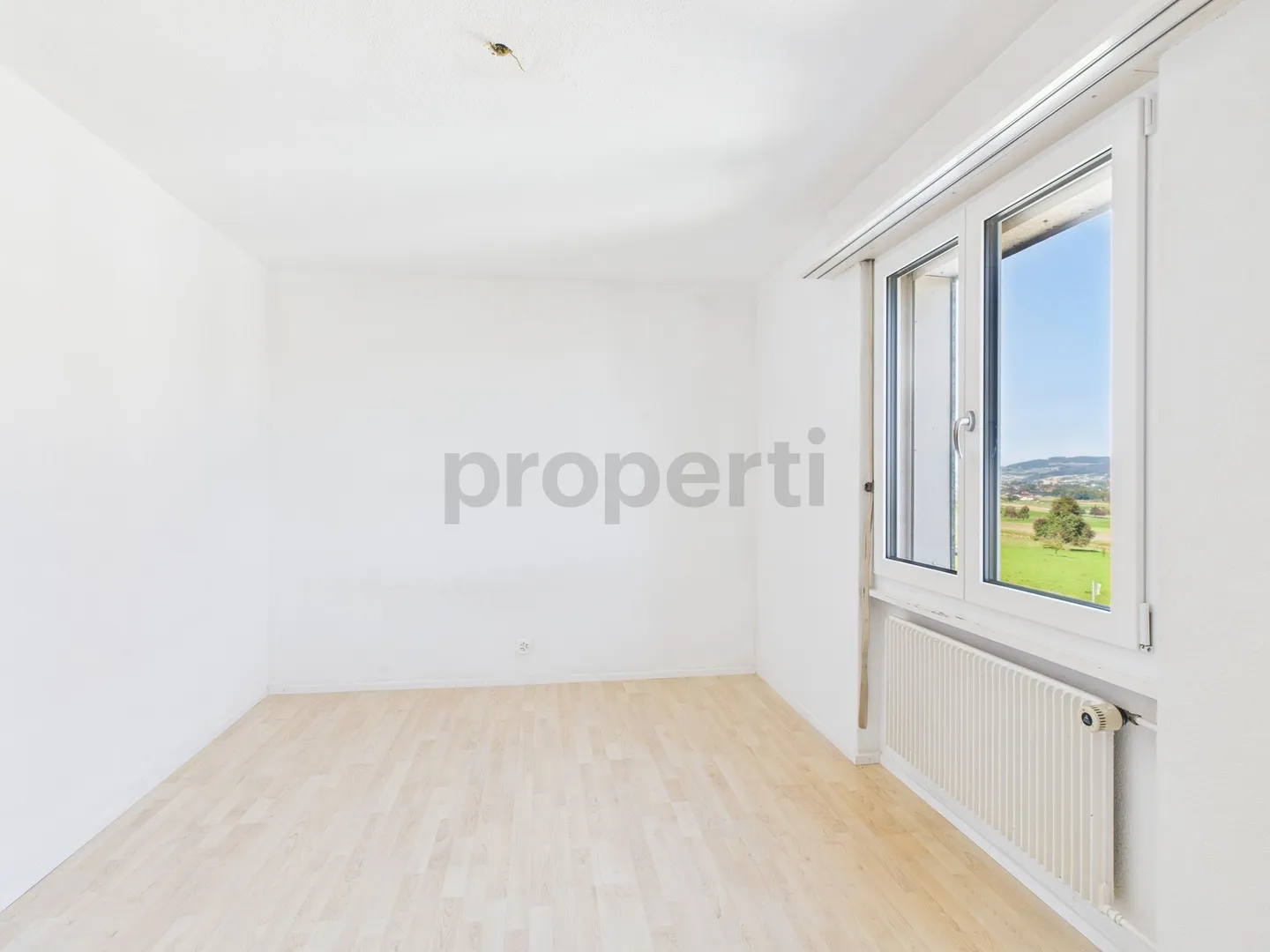 Occasione unica con vista lago: appartamento di 4,5 locali con potenziale a Nottwil - Foto 5 di 13