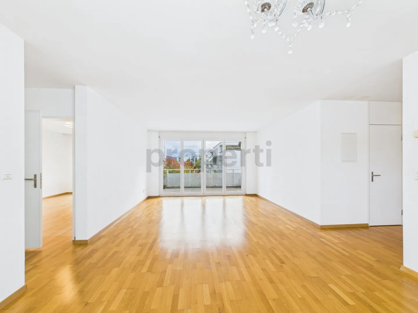 Appartement élégant de 3,5 pièces dans un emplacement recherché à Zurich - Photo 4 sur 12