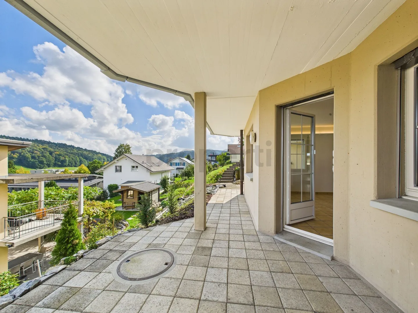 Charmante 2.5-Zimmer-Wohnung in ruhiger und zentraler Lage in Busswil - Foto 9 von 11