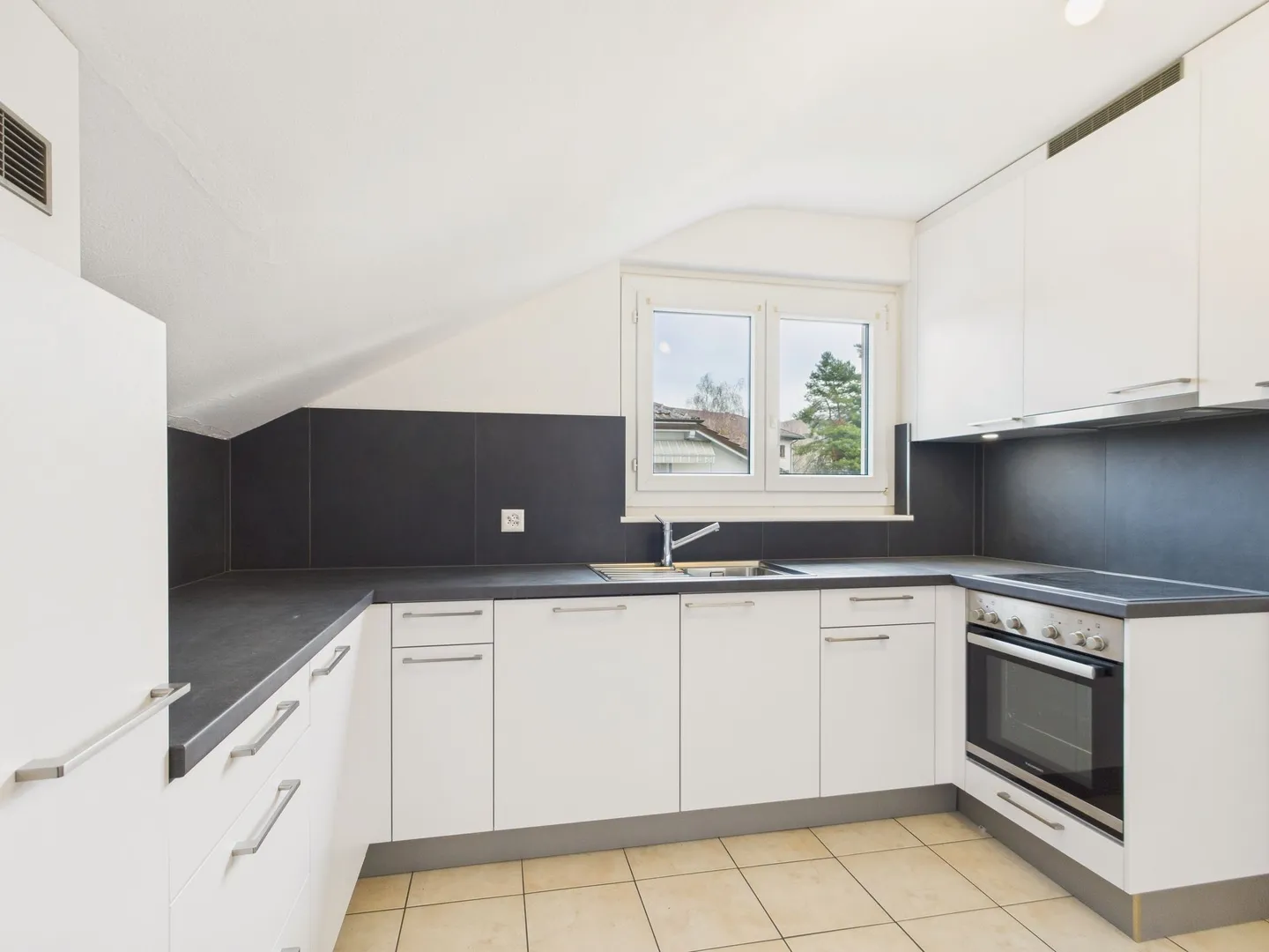 Appartement unique à Yverdon-les-Bains, Canton de VD - Photo 2 sur 10