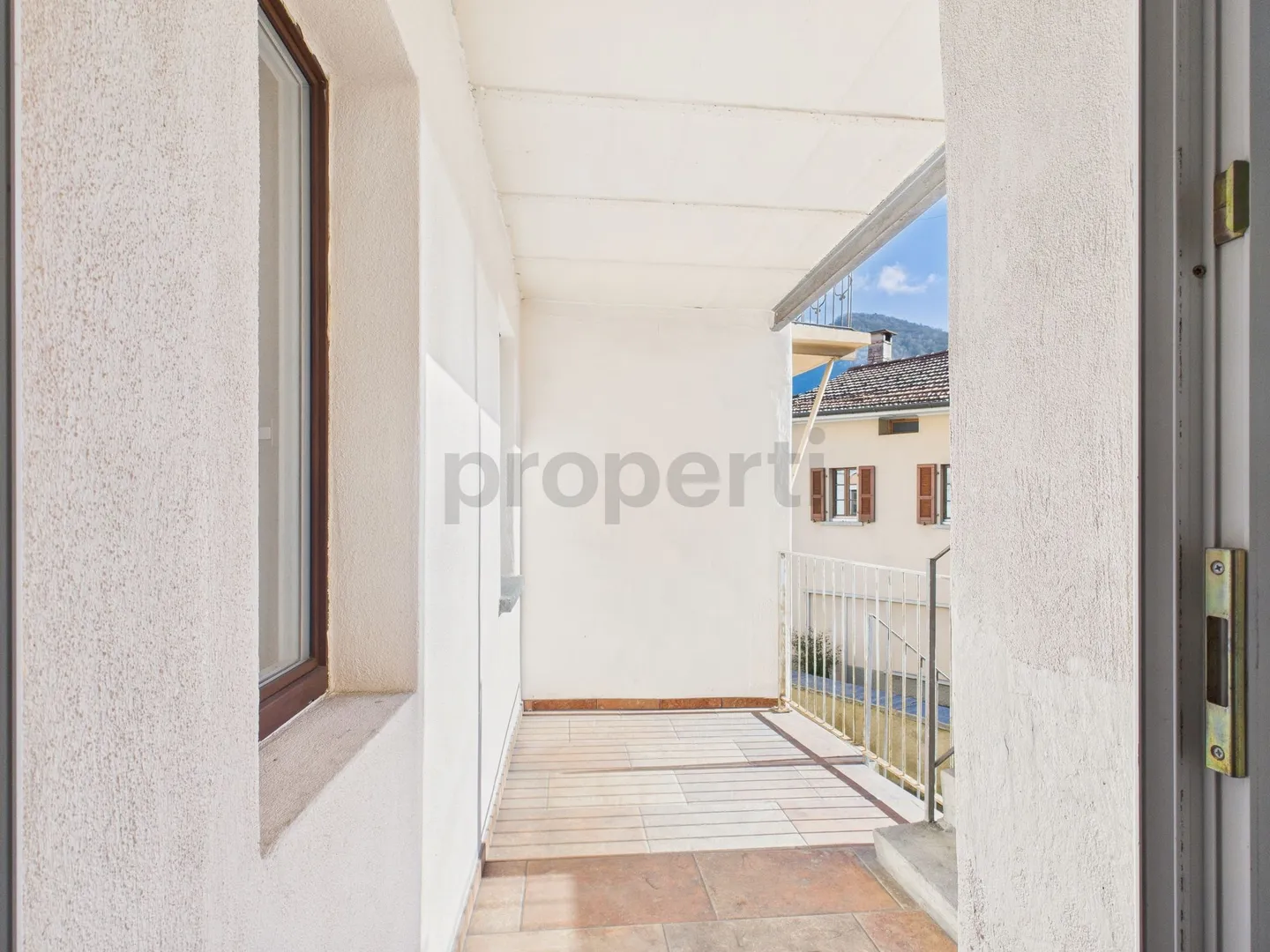 Elegantes Einfamilienhaus mit großem Balkon, Breggia - Foto 9 von 13