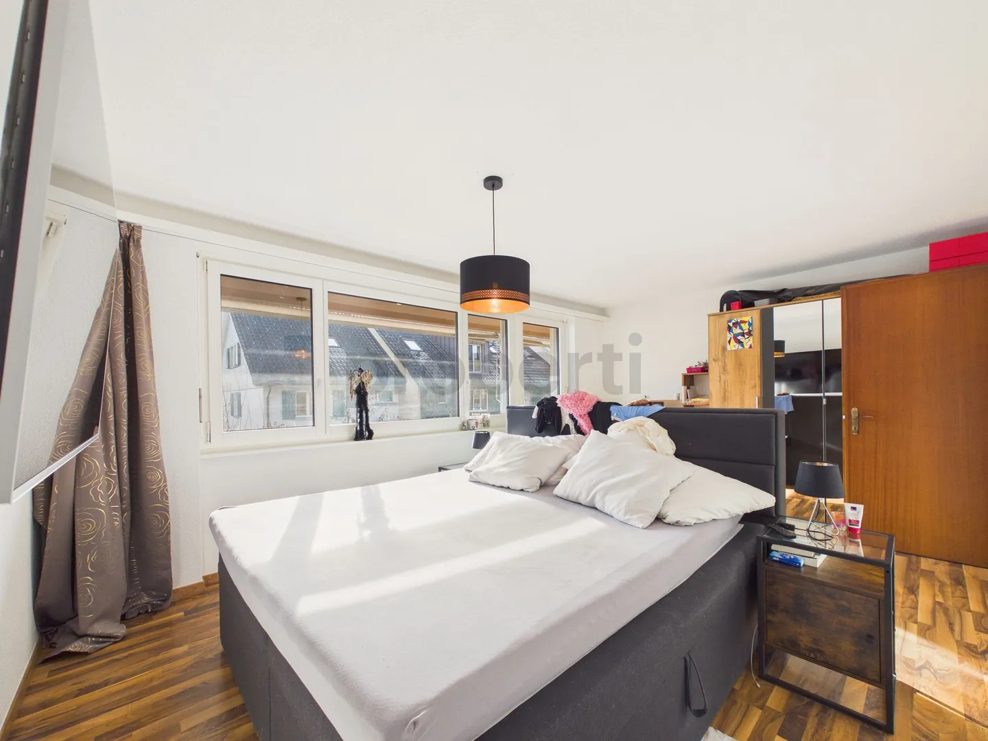 Family-friendly living with garden & fireplace - 4.5 rooms in Hombrechtikon - Photo 7 of 13