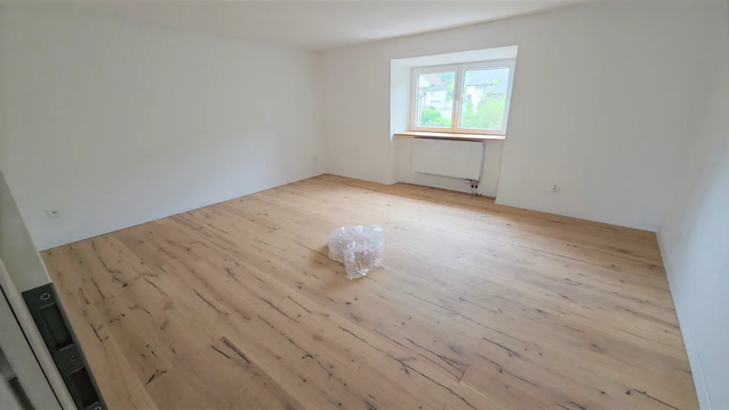 Newly renovated 5.5-room single-family house with large basement, Glarus - Photo 7 of 13