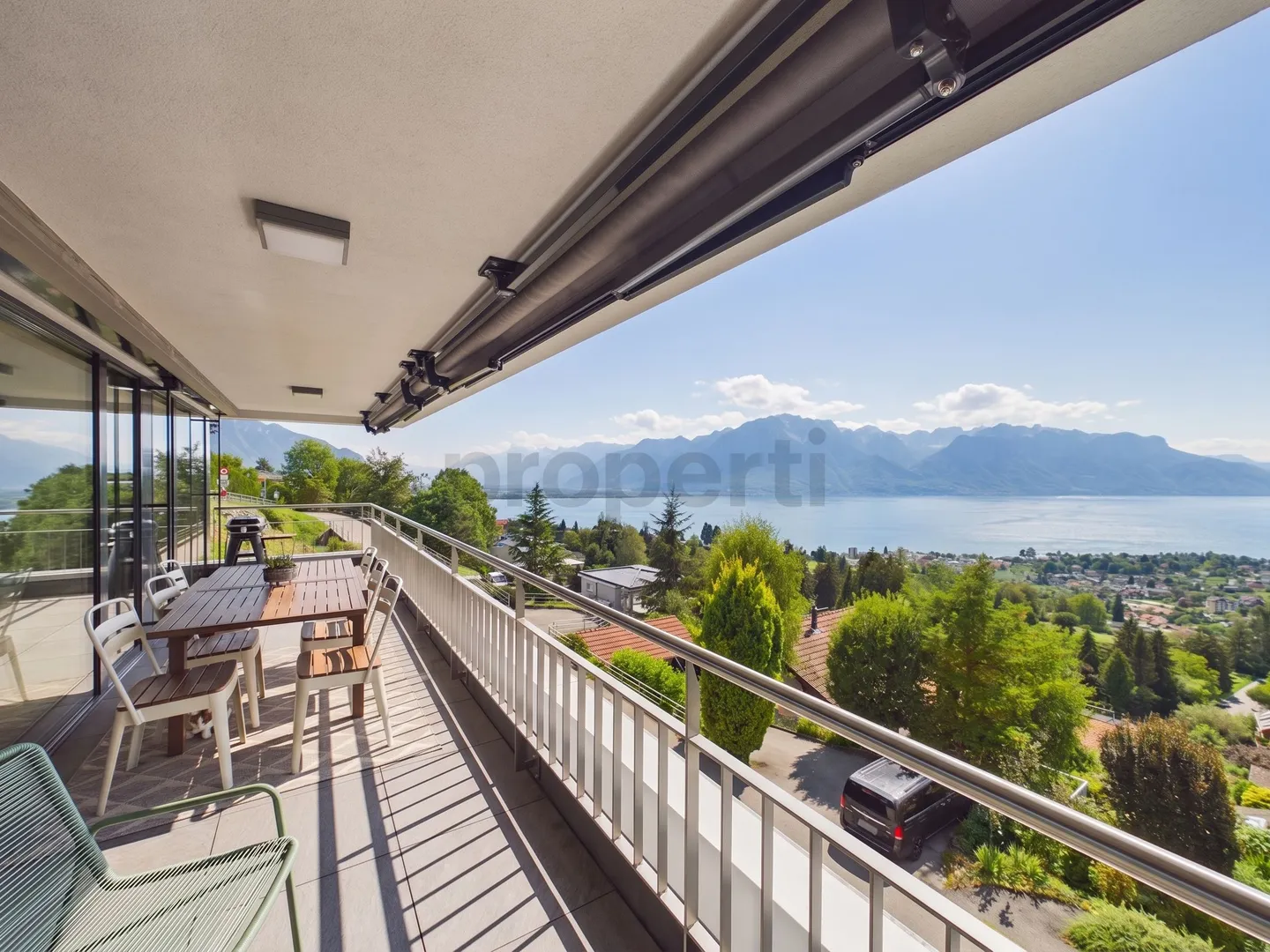 Panoramic view of Lake Geneva, recent construction from 2020 and parking space included - Photo 11 of 13